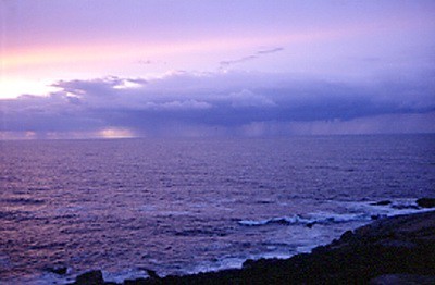 Lloviendo sobre el horizonte.